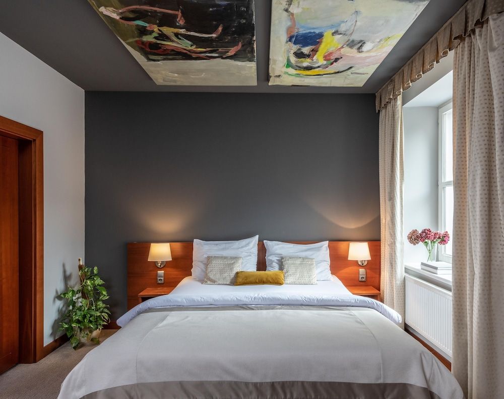 Art Hotel Prague Deluxe Double Room 4