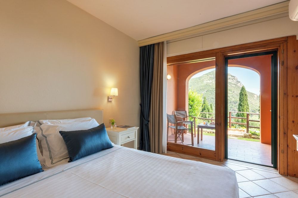 Classic Room, Partial Sea View