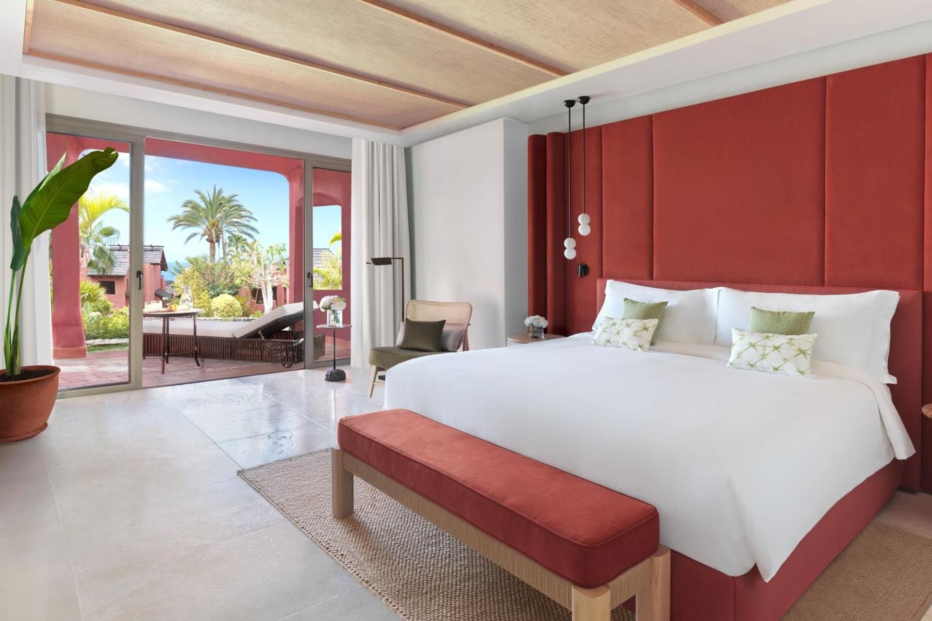 Retreat, 1 Bedroom Suite, 1 King, Sofa bed, Garden view, Private pool, Terrace