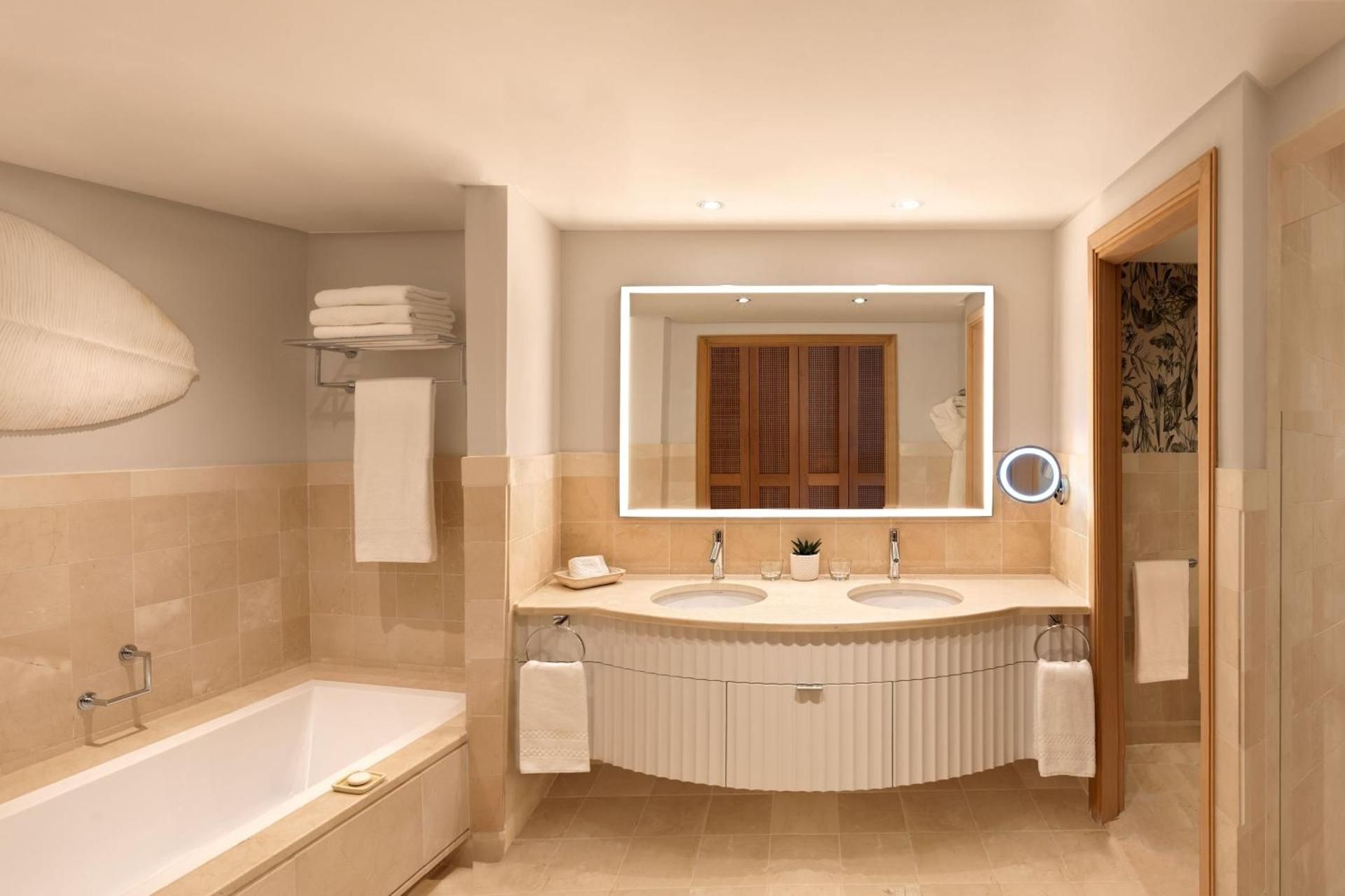 Retreat, 1 Bedroom Suite, 1 King, Sofa bed, Garden view, Terrace