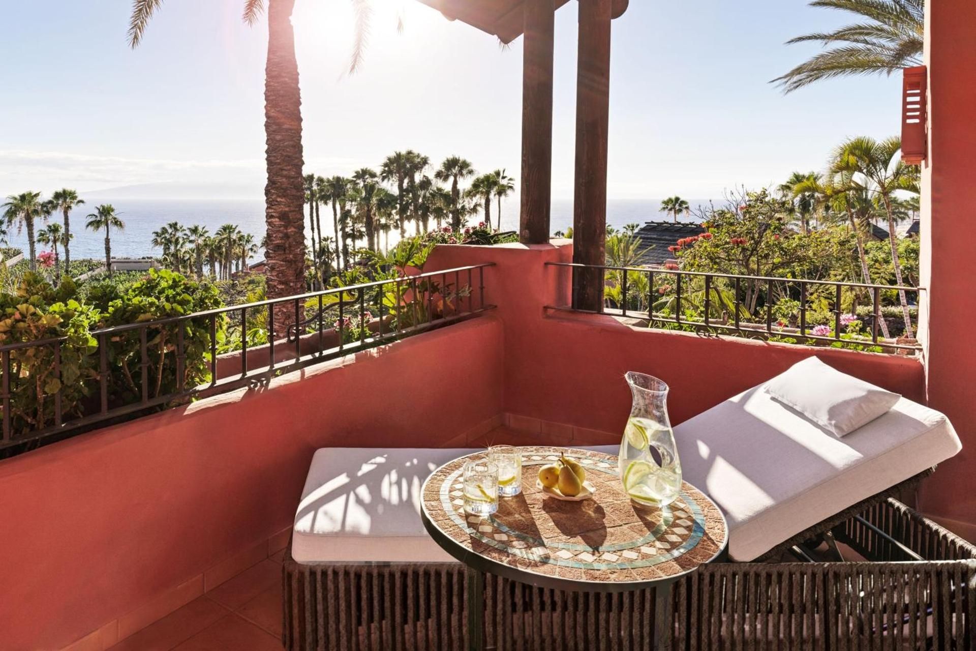 Retreat, 1 Bedroom Suite, 1 King, Sofa bed, Ocean view, Balcony