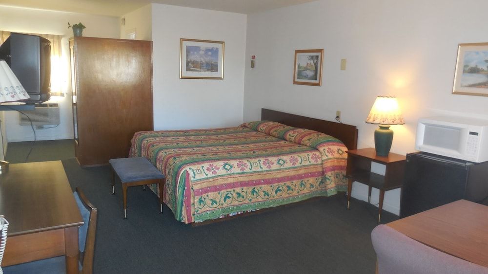 Standard Room, 1 King Bed, Non Smoking