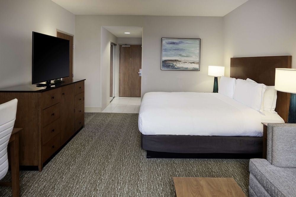 Room, 1 King Bed, Accessible, Balcony