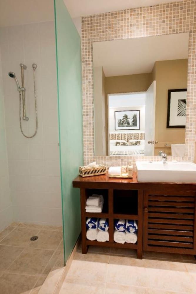 Malolo Island Resort Deluxe Ocean View Bure 4