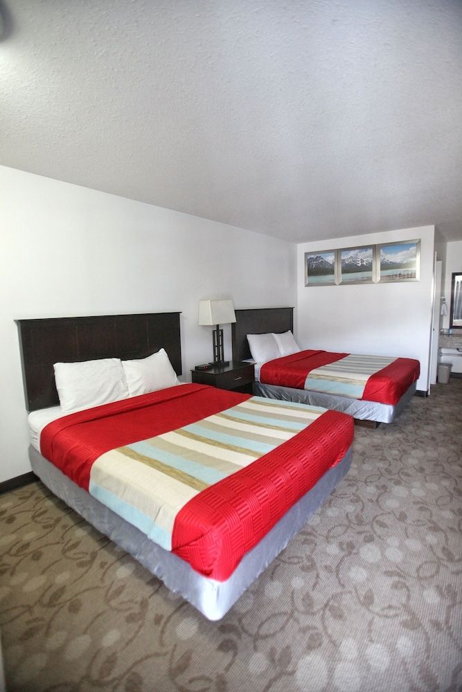 Two Queen Bed, Non-Smoking (Non-Pet Friendly)