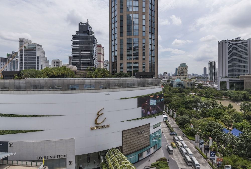 undefined Emporium Suites by Chatrium 5