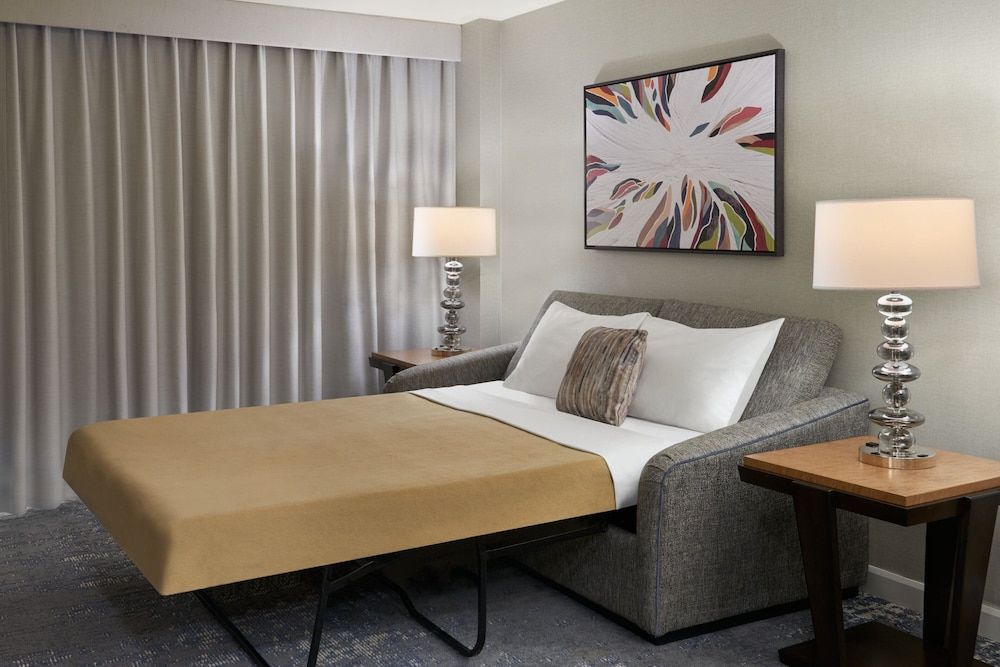 Westin Trillium House, Blue Mountain Deluxe Room, 1 Queen Bed with Sofa bed, Non Smoking 2