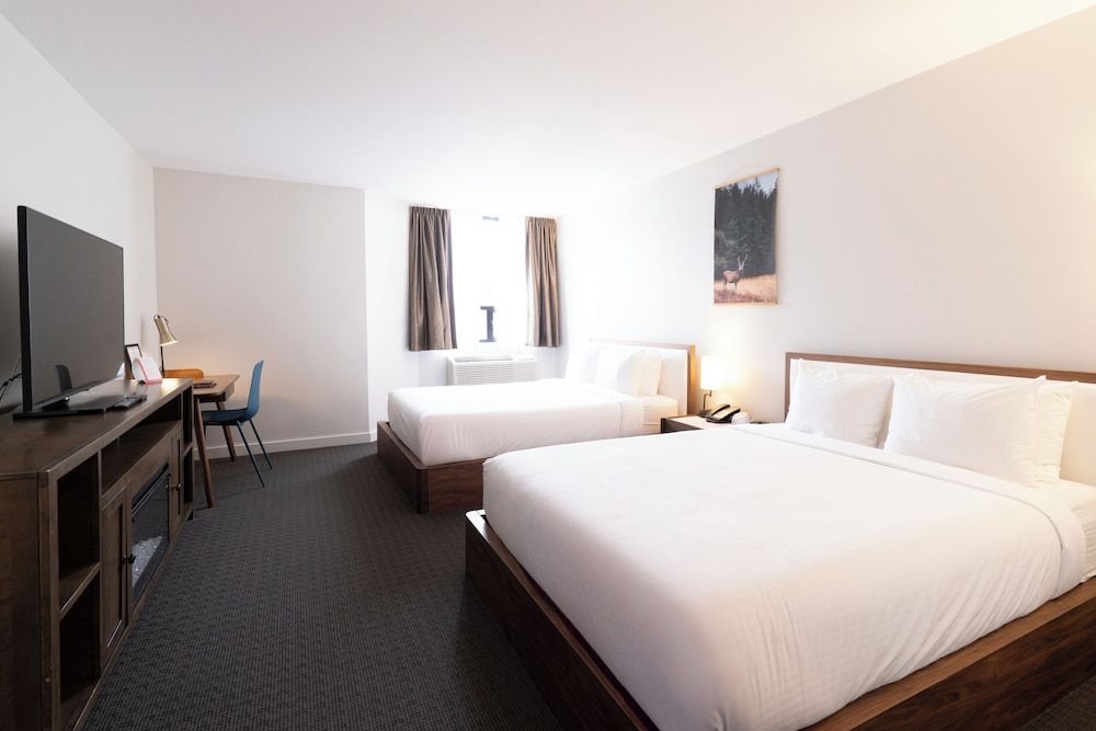 Deluxe Room, 2 Queen Beds, City View