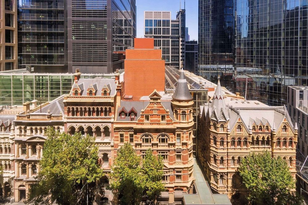 undefined Oaks Melbourne on Collins Suites 7