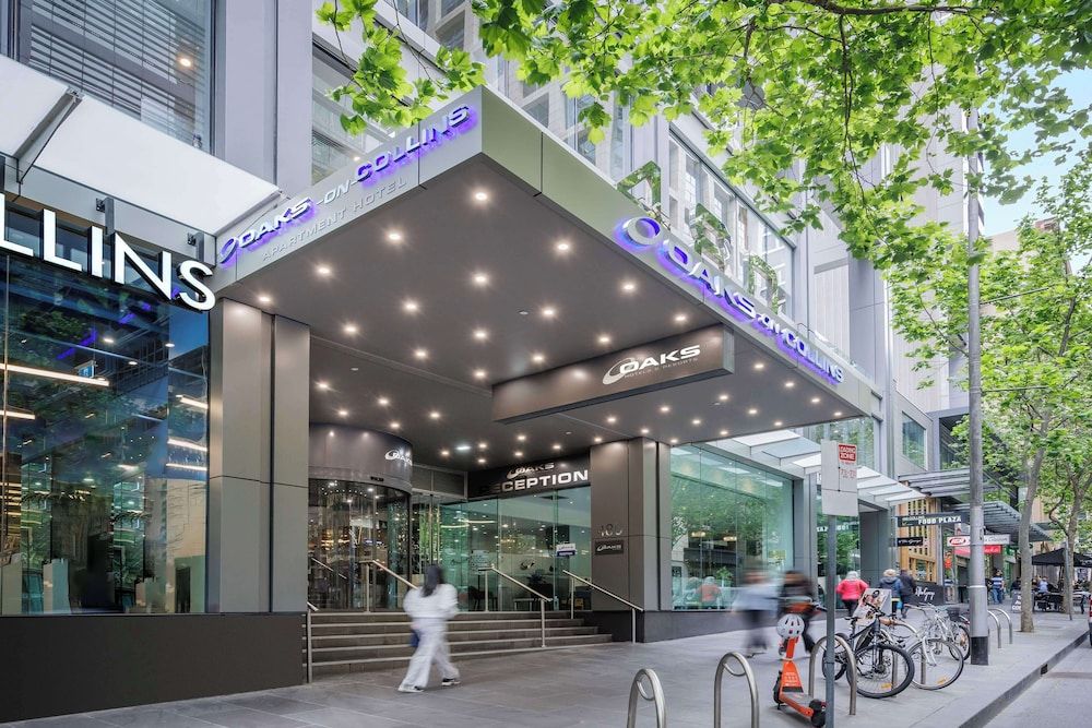 undefined Oaks Melbourne on Collins Suites 6