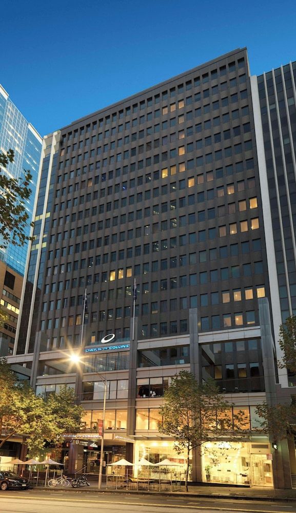 undefined Oaks Melbourne on Collins Suites 8