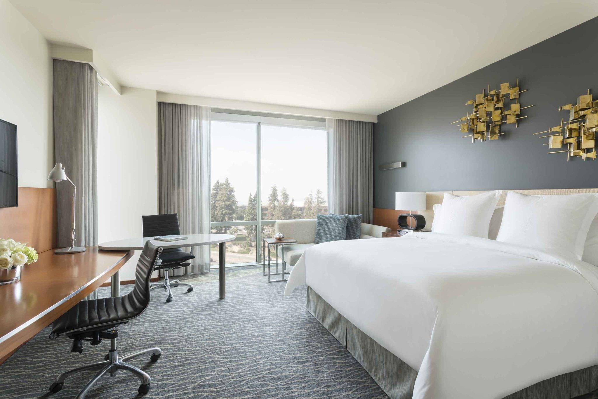 Superior Room with King Bed