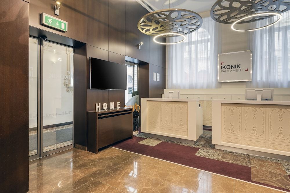 undefined Ikonik Parlament