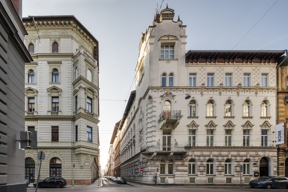 undefined Ikonik Parlament 2