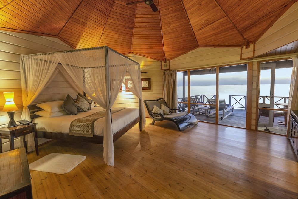 Ocean Jacuzzi Water Villa
