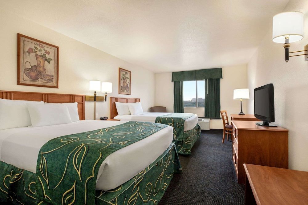 Room, 2 Queen Beds, Accessible, Non Smoking