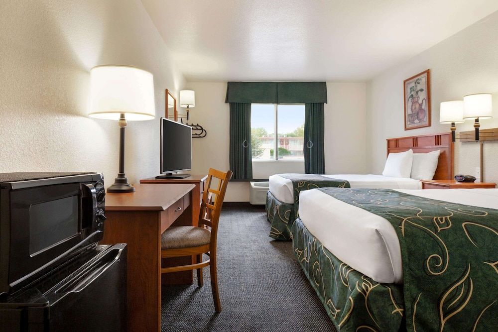 Room, 2 Queen Beds, Accessible, Non Smoking