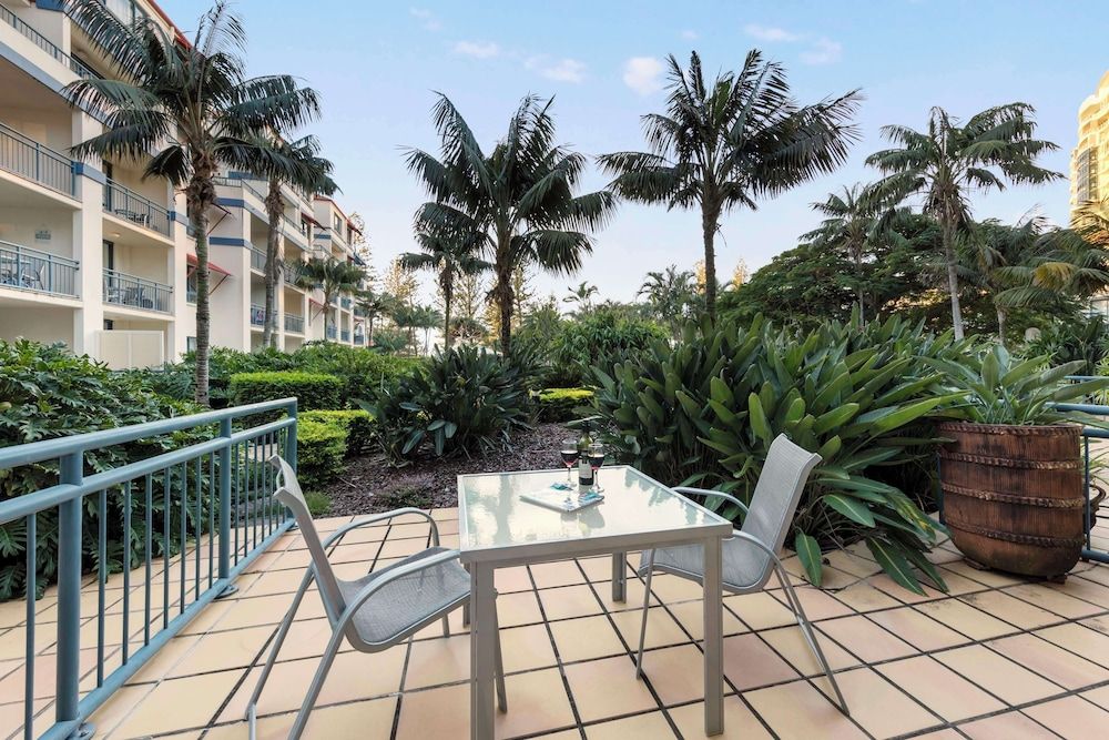 1 Bedroom Apartment, Pool View