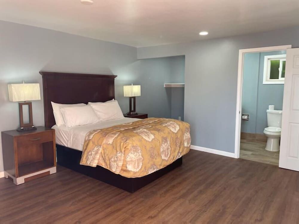 Blue Seal Inn Queen Bed, Non-Smoking 6