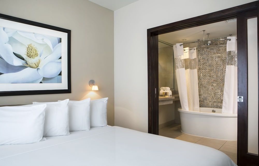 undefined Congress Suites at the Strand 8