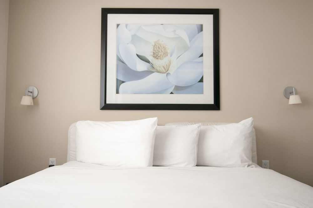 undefined Congress Suites at the Strand 9