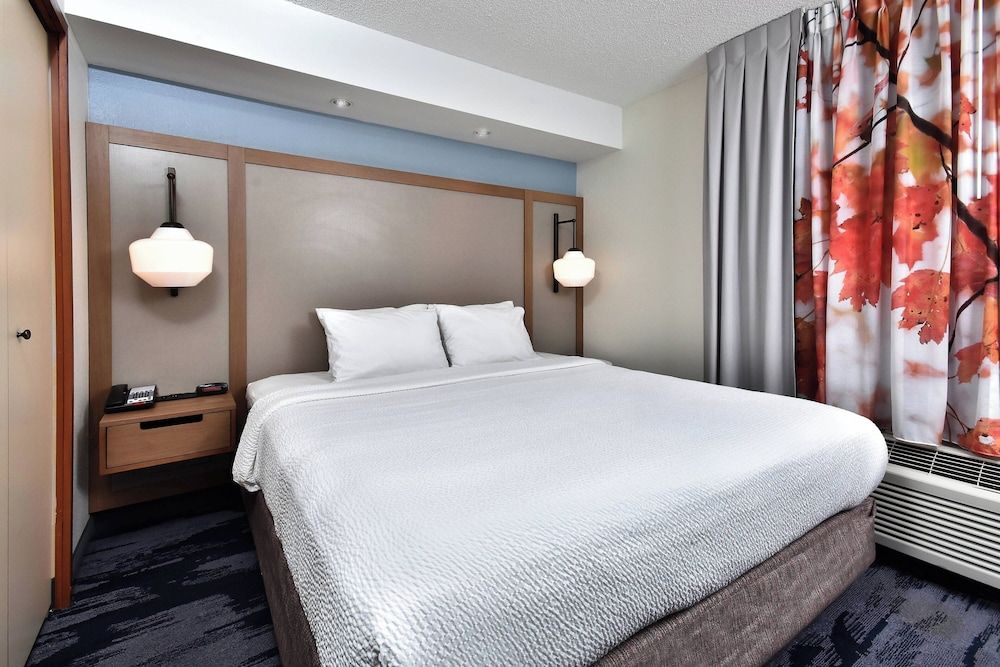Studio, 1 King Bed (Hearing Accessible)