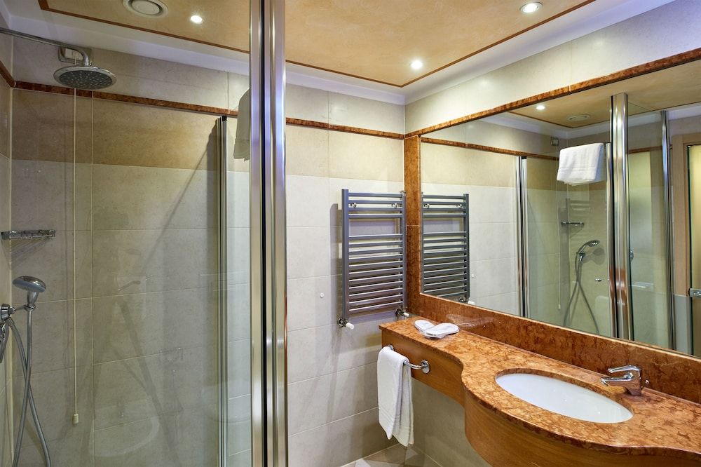 Hotel Cruise Superior Room 2