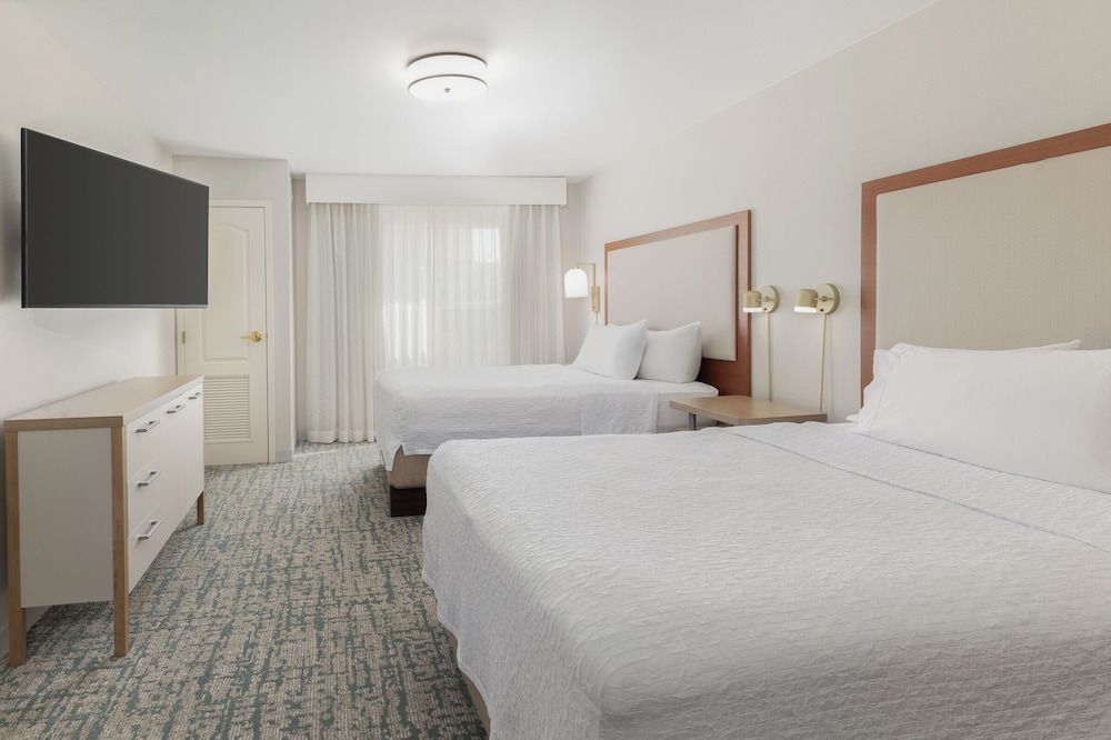 Suite, 2 Queen Beds, Accessible, Bathtub (Mobility & Hearing)