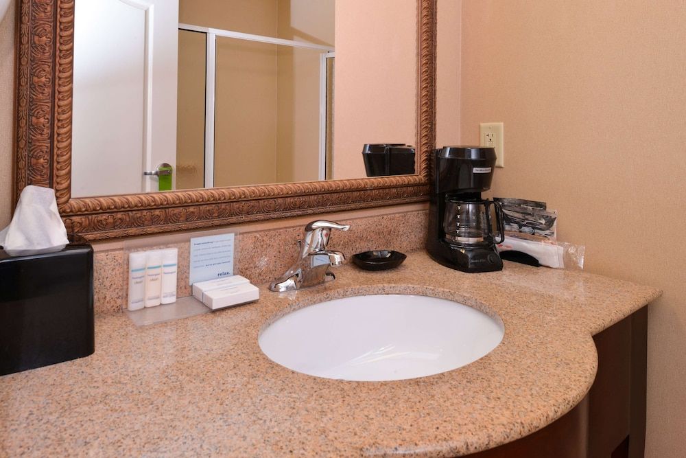 Suite, 1 King Bed, Non Smoking