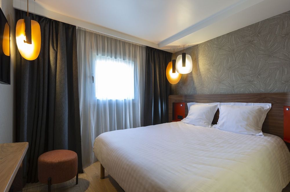 Hotel Oceania Paris Porte de Versailles Superior Double Room 4
