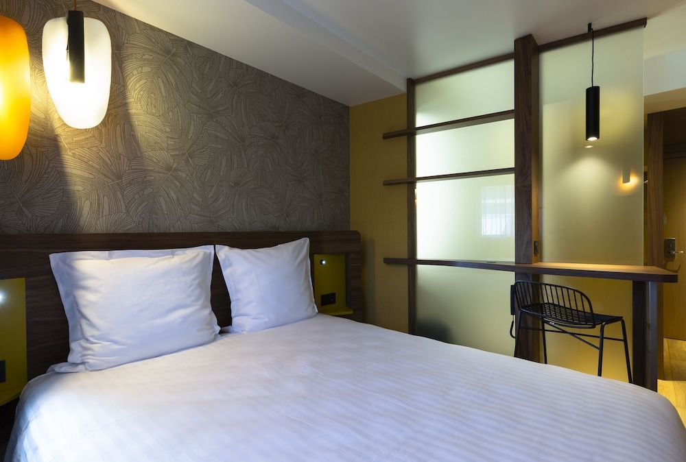 Hotel Oceania Paris Porte de Versailles Superior Double Room 3