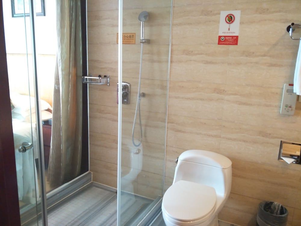 Maison New Century Hotel Ningbo Deluxe Twin Room 3