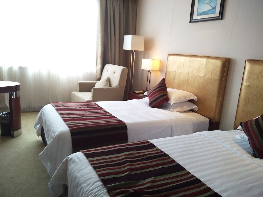 Maison New Century Hotel Ningbo Deluxe Twin Room 2