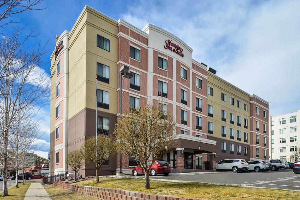 undefined Hampton Inn & Suites Denver-Speer Boulevard 6