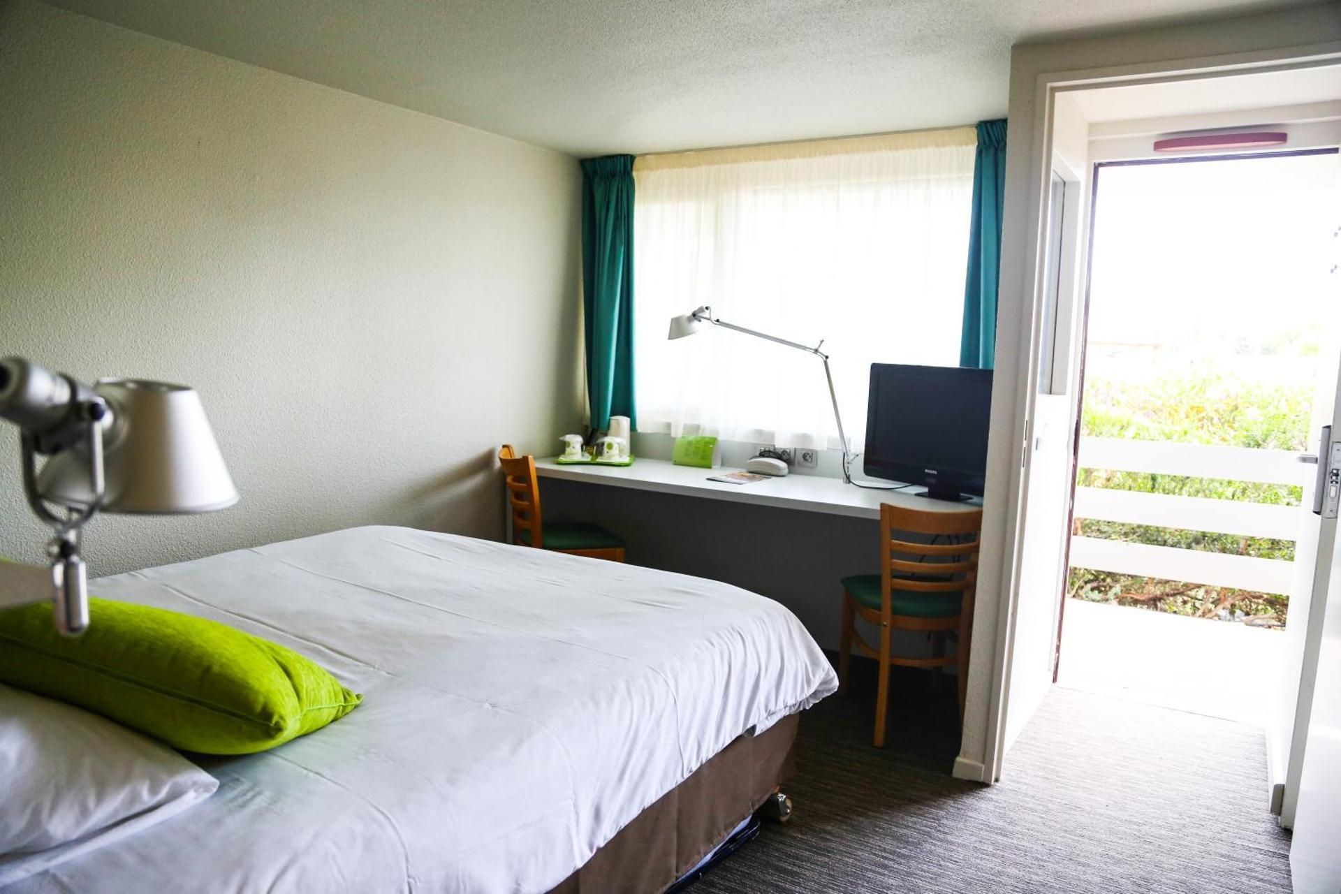 Campanile Narbonne Next Generation Quadruple Room 2