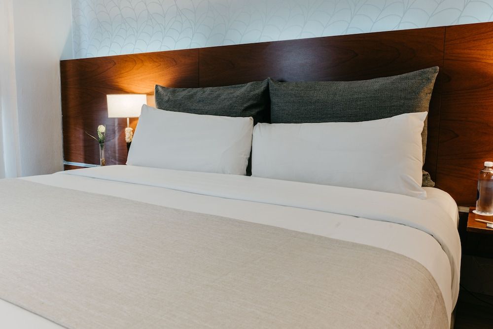 RH Rochester Concept Standard Double Room 2