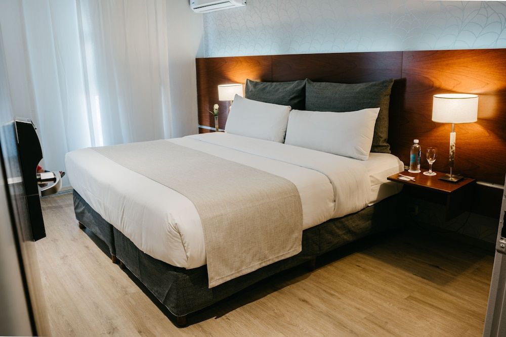 RH Rochester Concept Superior Room 3