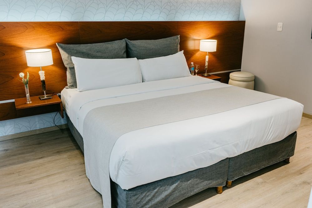 RH Rochester Concept Superior Room 2