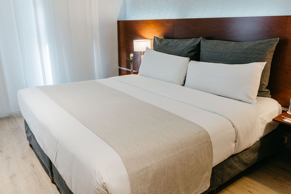 RH Rochester Concept Standard Double Room 4