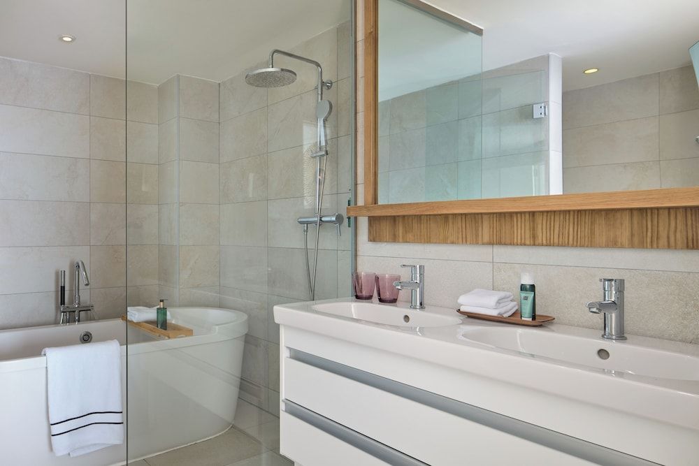 Suite, 2 Bedrooms (The Level)
