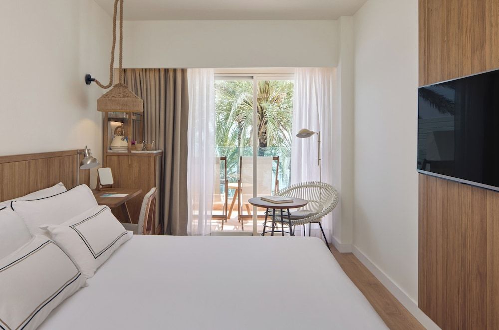 Room (Melia)
