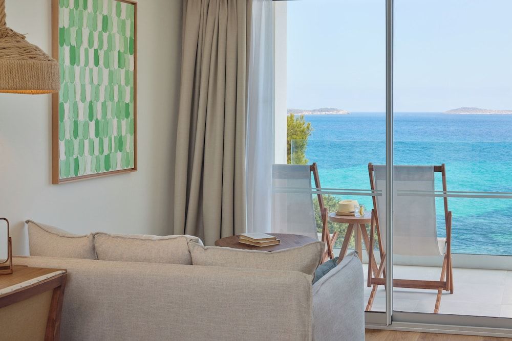 Room, Sea View (The Level)