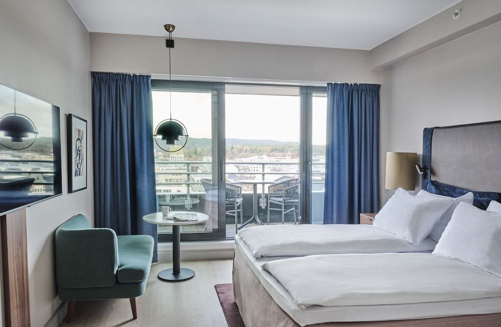 Superior Room, Balcony (Street View)