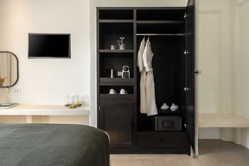 Rocabella Santorini Hotel & SPA Superior Room Caldera View 5