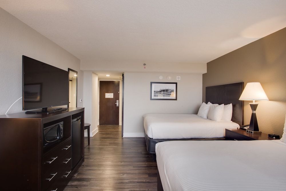 The Hotel Hot Springs Double Queen Room 1 4