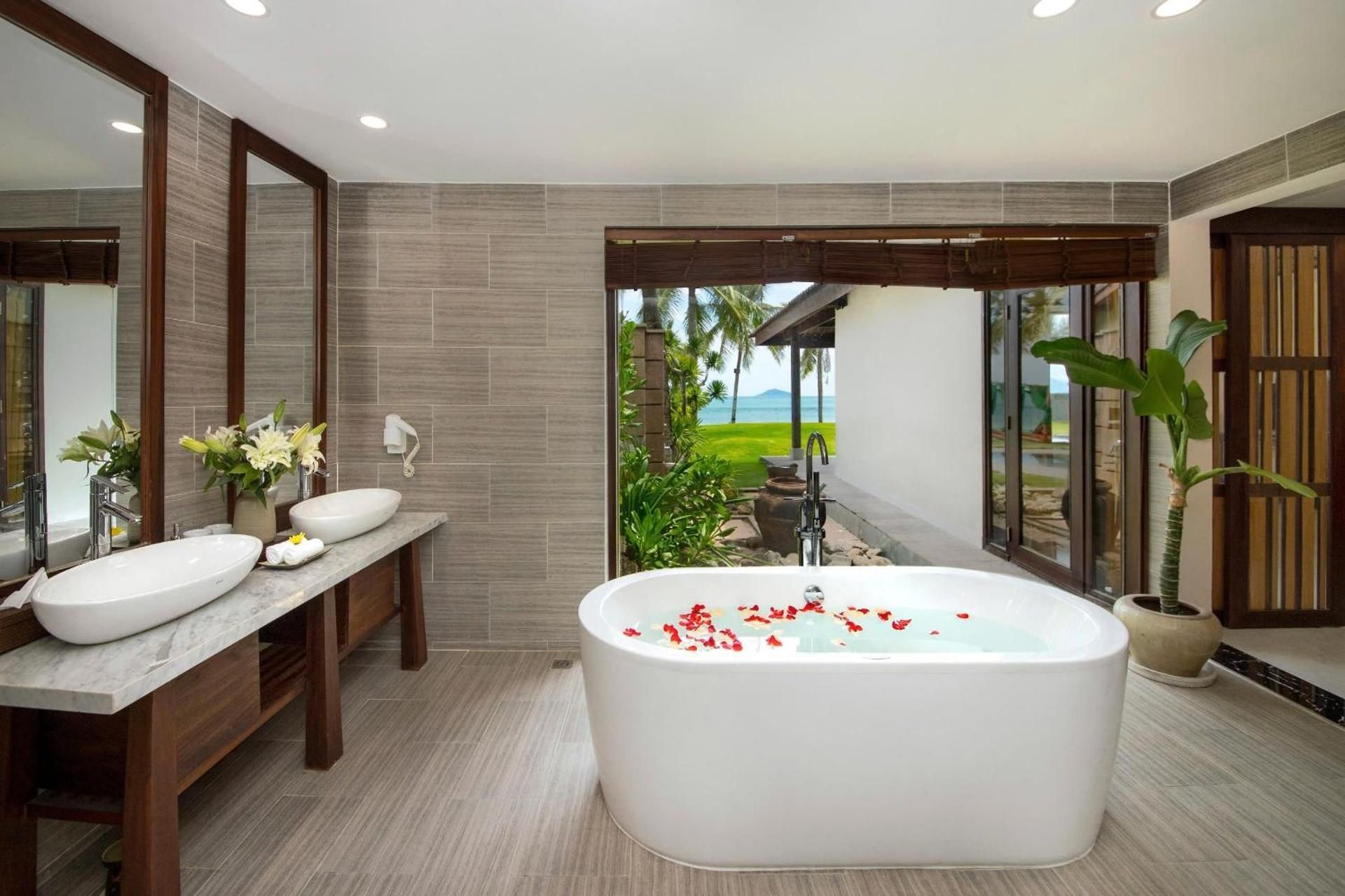 Two Bedroom Ocean Suite with Pool