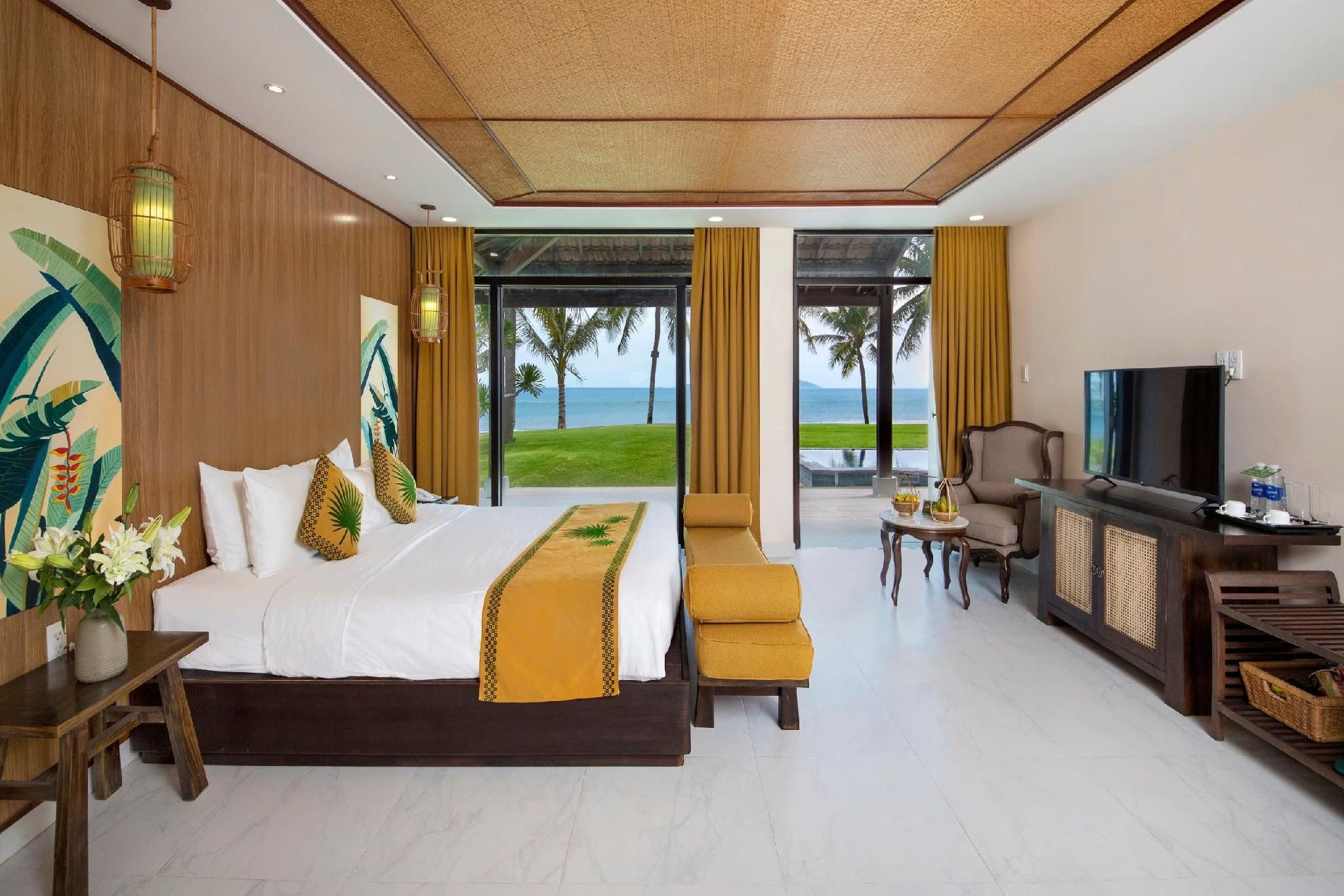 Two Bedroom Ocean Suite with Pool