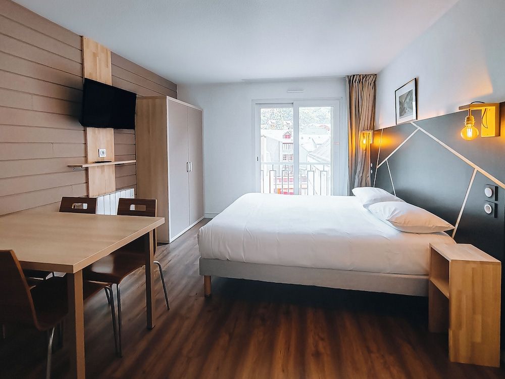 Garden & City Cauterets Balneo 2 communicating studios for 8 people 2