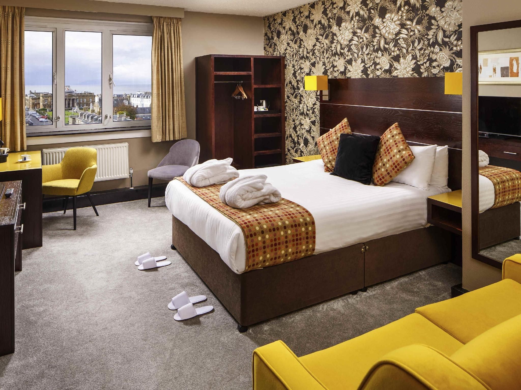 Superior Room With 1 Double Bed And Sea View