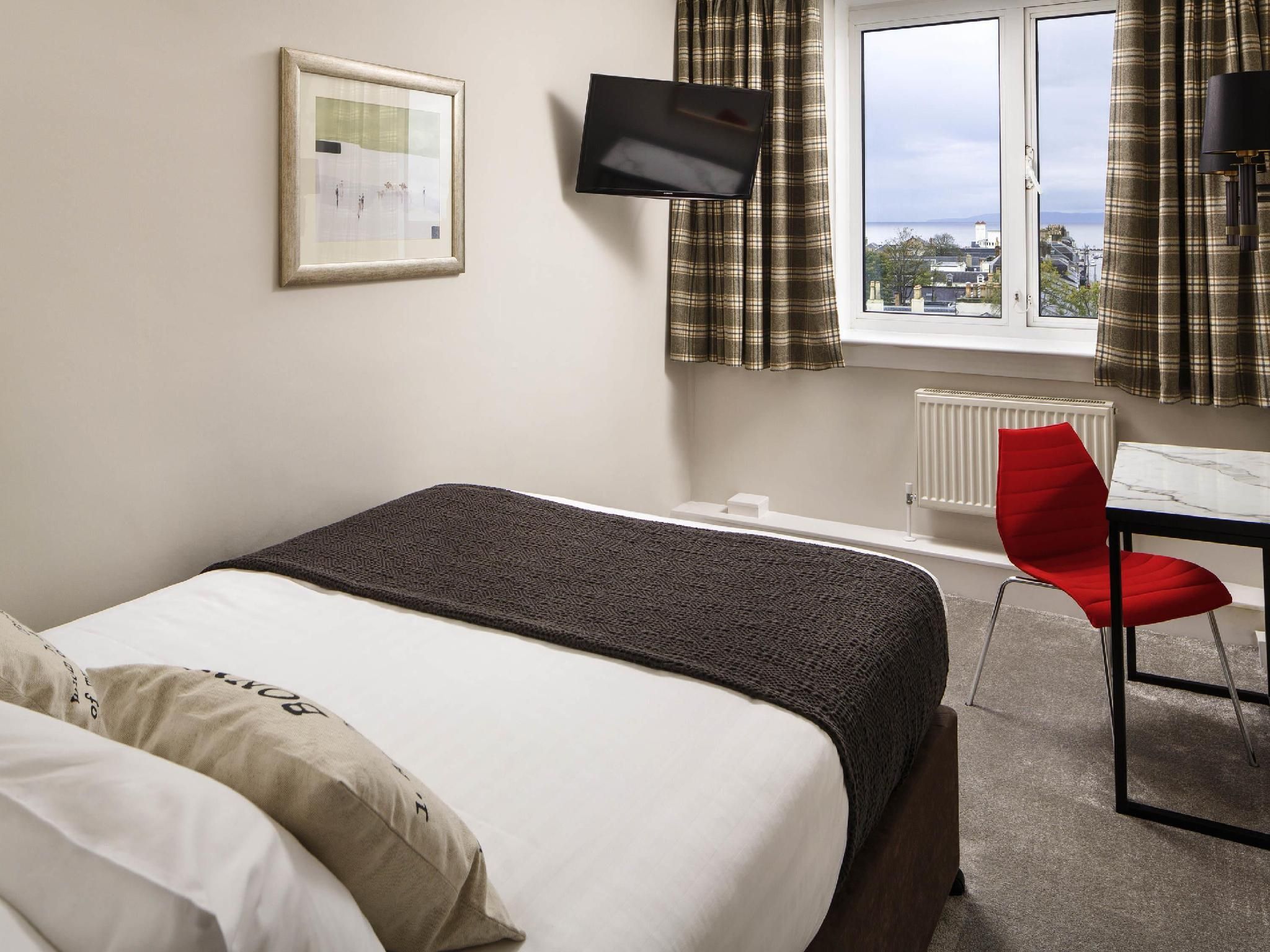 Compact room with 1 double bed